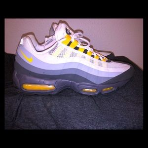 Air Max 95 yellow/black.